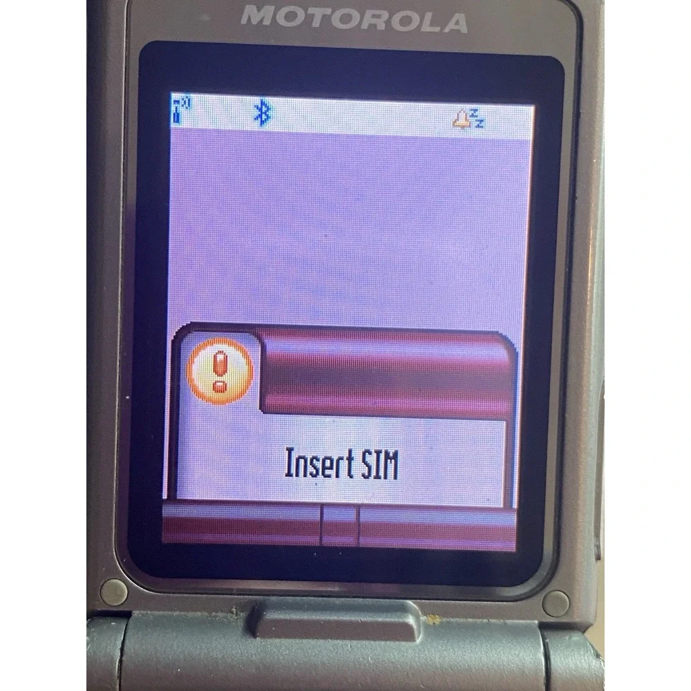 Motorola RAZR / Razor V3 - Silver ( AT&T ) Flip Phone - Needs New Battery